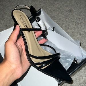 Size 7.5 women’s Fashion Nova Heels